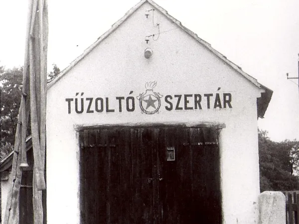 Tűzoltószertár